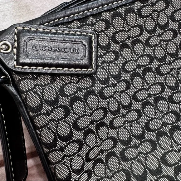 Coach Black & Gray Signature Jacquard Crossbody Shoulder Bag F10944 Vintage 2007 - Picture 5 of 13